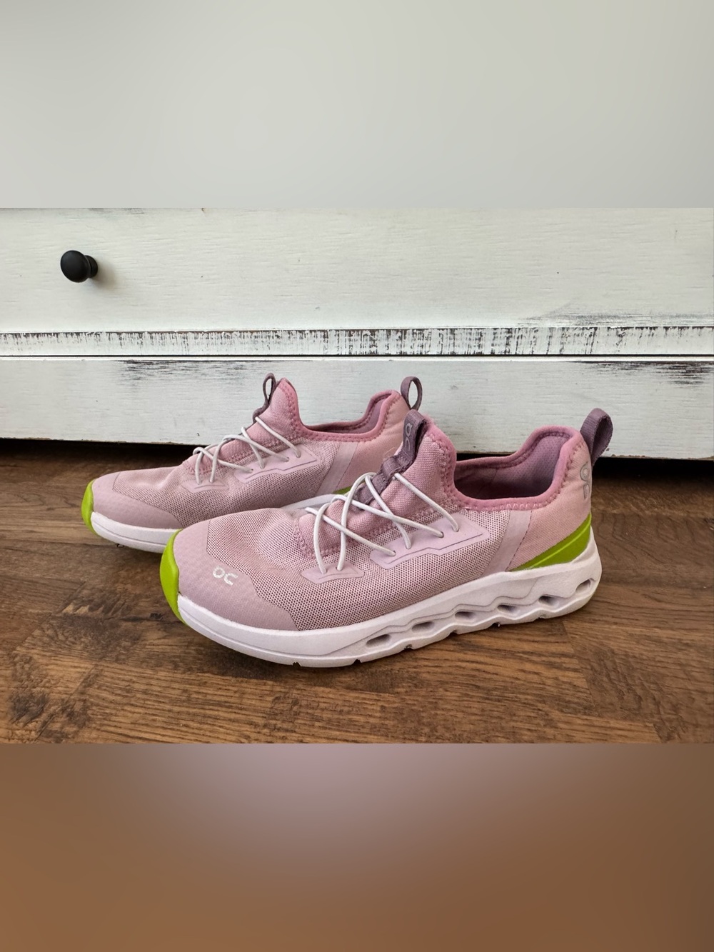 On Cloud Cloudleap Lightweight Tennis Shoes Athletic Mauve Kiwi Girls Size 2 - Picture 2 of 7